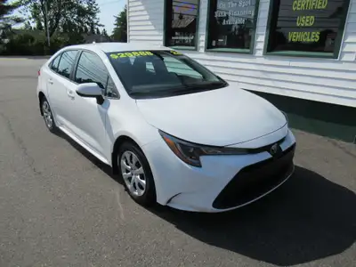 Fresh off lease from Toyota Corolla is a one owner and it is in super condition! Two keys, clean Car...