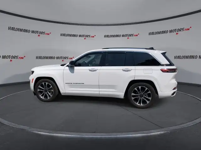 2023 Jeep Grand Cherokee Overland in Cars & Trucks in Hamilton - Image 6
