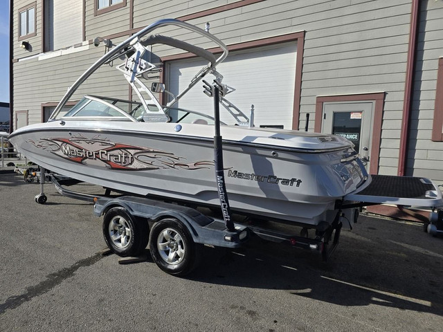 2006 Mastercraft Xstar Surf Boat FINANCING AVAILABLE in Personal Watercraft in Kelowna - Image 4