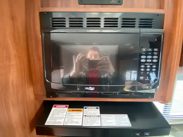2014 COUGAR 24RKSWE . in Travel Trailers & Campers in Kamloops - Image 12