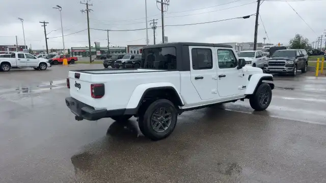 2025 Jeep Gladiator63860190825347124