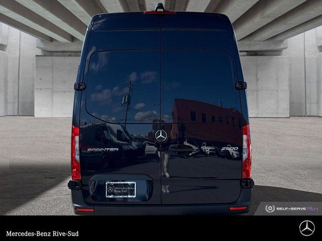 2025 Mercedes-Benz Sprinter 2500 170 Wheelbase High Roof RWD in Cars & Trucks in Longueuil / South Shore - Image 4