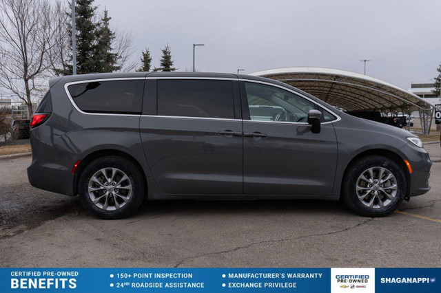 2023 Chrysler Pacifica Touring-L | AWD | LEATHER | CLEAN CARFAX in Cars & Trucks in Calgary - Image 4