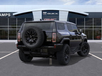 Le GMC Hummer EV 2025, un VUS 100% électrique, se distingue par son design audacieux, sa technologie... (image 3)