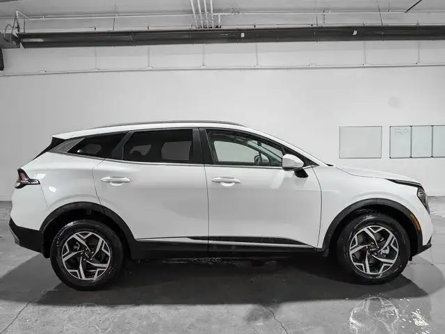 2023 Kia Sportage LX | Heated Seats | Backup Camera | AWD in Cars & Trucks in Grande Prairie - Image 8