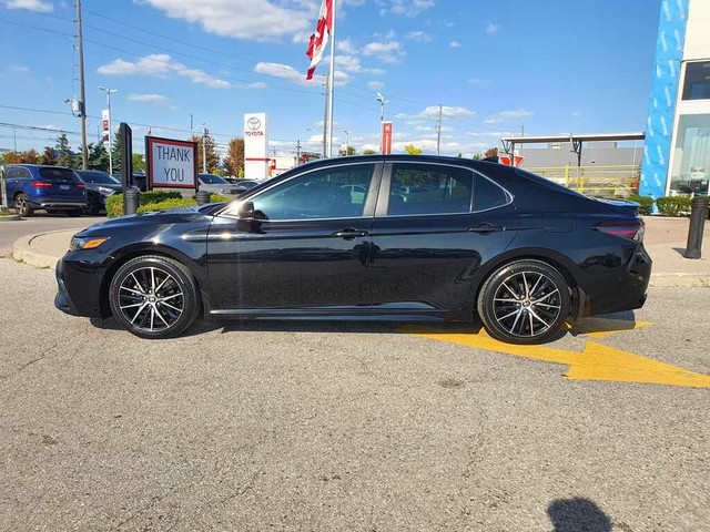2023 Toyota Camry Hybrid SE Auto | Sunroof | Alloys in Cars & Trucks in City of Toronto - Image 3