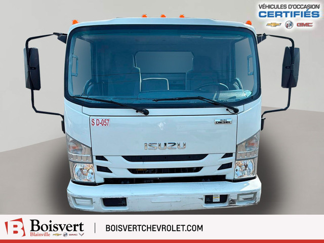 Isuzu NRR 2022 in Cars & Trucks in Laval / North Shore - Image 2