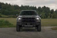 Equipped with a 450 hp twin-turbo V6, 10-speed auto, FOX Live Valve shocks, and Trail Control. Deale... (image 2)