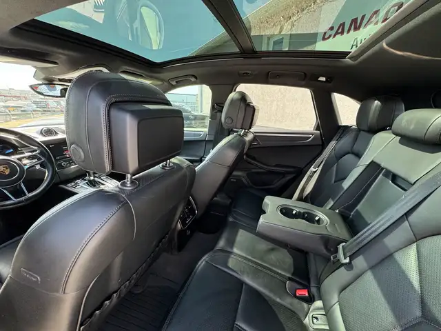 2018 Porsche Macan AWD dans Autos et camions dans Ottawa - Image 28