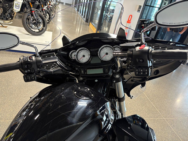 2016 Victory Motorcycles Cross Country Tour in Sport Touring in Saskatoon - Image 3