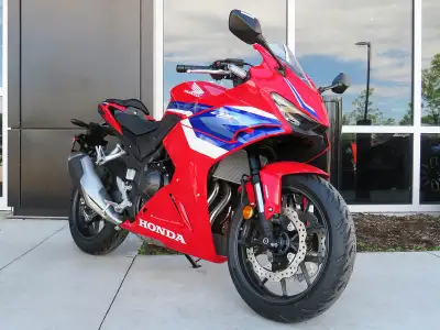 Save $500 as part of the Honda's current promotion - on now for a limited time! Contact one of our S...