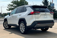 FINANCE OR LEASE PURCHASE PRICE: $33,900 + HST + Finance/Lease Fee + Licensing CASH PRICE: $35,900 +... (image 3)