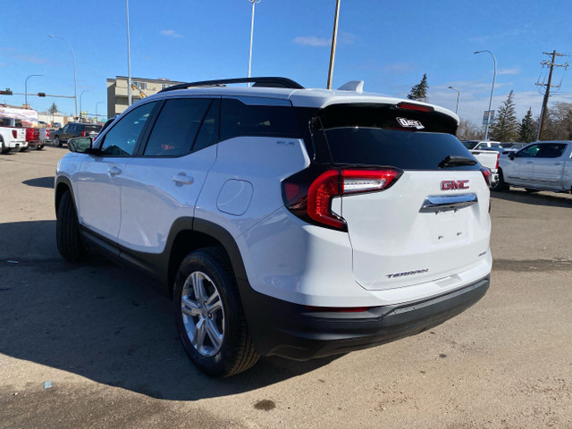 2024 GMC Terrain SLE ALL-WHEEL DRIVE! ACTIVE NOISE CANCELLATI... in Cars & Trucks in Medicine Hat - Image 3