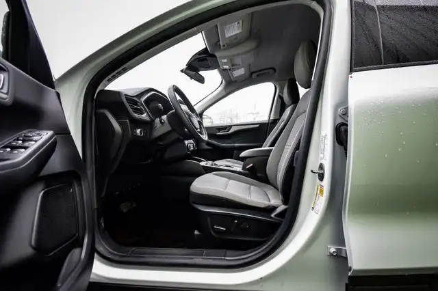 2022 Ford Escape SE Hybrid • HEATED SEATS • SPORT APPEARANCE PKG in Cars & Trucks in Kingston - Image 28