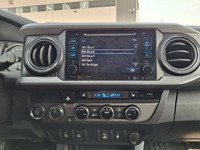 Come see this certified 2016 Toyota Tacoma TRD Sport Crew 4X4 | Sunroof | Heated Seats | Nav | Bluet... (image 3)