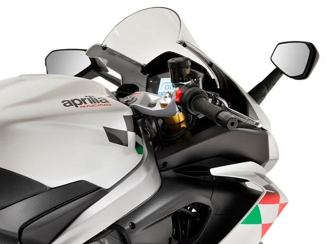2024 Aprilia RS660 EXTREMA in Street, Cruisers & Choppers in Lévis - Image 3
