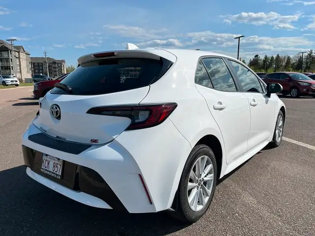 2023 Toyota Corolla Hatchback SE ! HEATED SEATS ! CRUISE CONTROL in Cars & Trucks in Moncton - Image 6