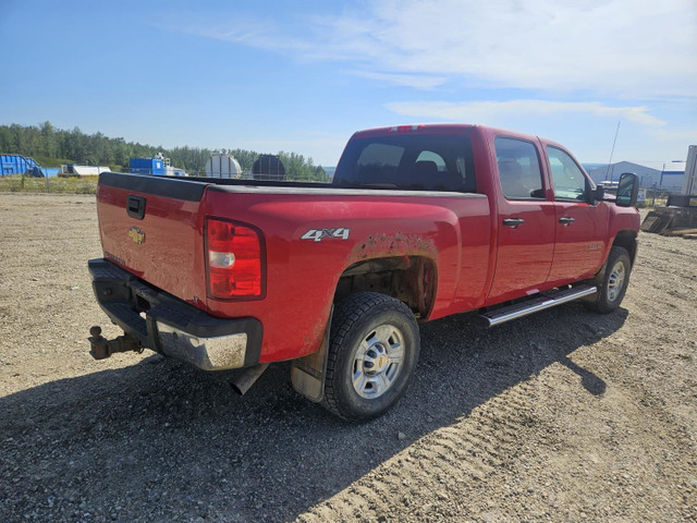 2010 Chevrolet Silverado in Cars & Trucks in Edmonton - Image 3