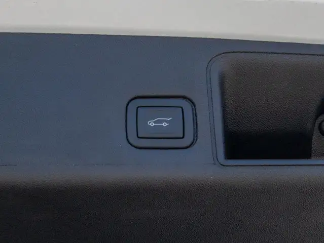 2024 GMC Terrain SLT - Lane Keeping Assist in Cars & Trucks in Belleville - Image 16