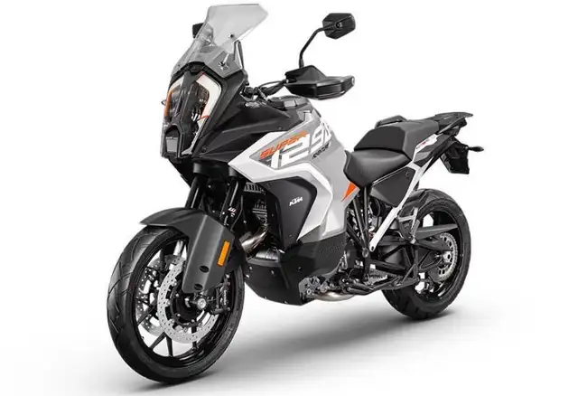 2024 KTM 1290 SUPER ADVENTURE S in Sport Touring in West Island - Image 5