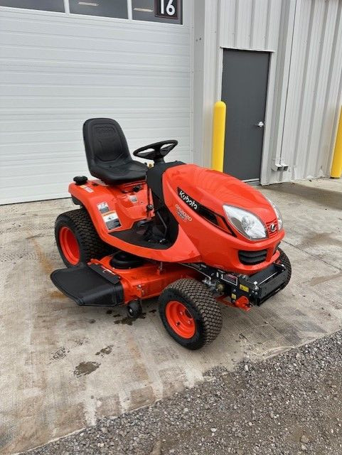 2021 KUBOTA GR2020-3-48 Lawn tractor and snow blade in Heavy Equipment in Calgary
