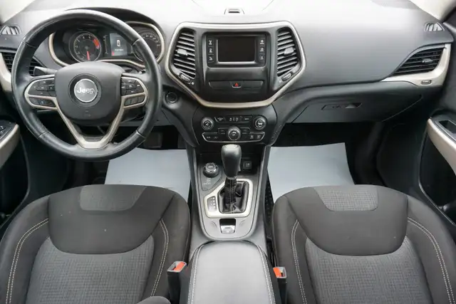 2017 Jeep Cherokee in Cars & Trucks in Oakville / Halton Region - Image 13