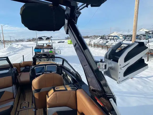 2021 Centurion Ri245 in Powerboats & Motorboats in Kelowna - Image 22