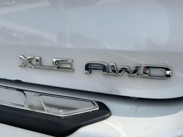 2022 Toyota Highlander XLE 1 OWNER,FULL SERVICE HISTORY,NEW O... in Cars & Trucks in City of Toronto - Image 6