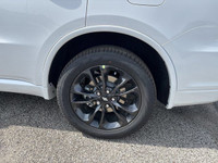 TIRES: 265/50R20 ALL-SEASON PERFORMANCE,TRANSMISSION: 8-SPEED TORQUEFLITE AUTOMATIC (STD),WHEELS: 20... (image 7)