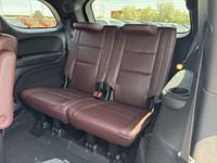 2ND-ROW FOLD/TUMBLE CAPTAIN CHAIRS -inc: 2nd-Row Mini Console w/Cup Holders 2nd-Row Seat Mounted Inb... (image 9)