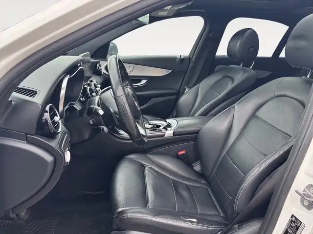 2017 Mercedes-Benz C-Class C 300 AWD Panoroof Navigation Bcamera in Cars & Trucks in Calgary - Image 12