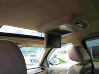 2011 Cadillac Escalade AWD with 234,285km! Equipped with remote keyless entry, power windows, power... (image 7)