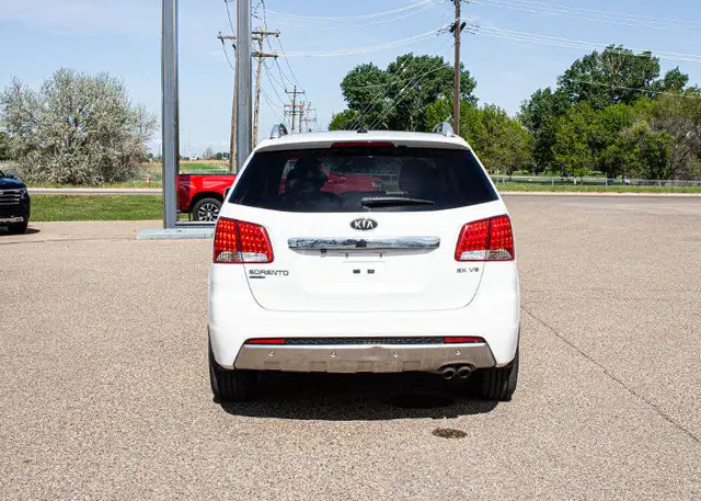 2013 Kia Sorento SX dans Autos et camions dans Medicine Hat - Image 8