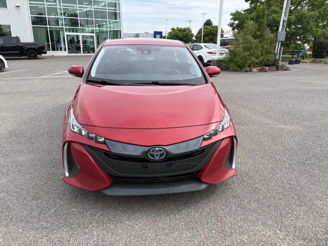 Toyota Prius Prime 2021 -ENTRETENUE AU CONCESSIONNAIRE - in Cars & Trucks in Québec City - Image 3