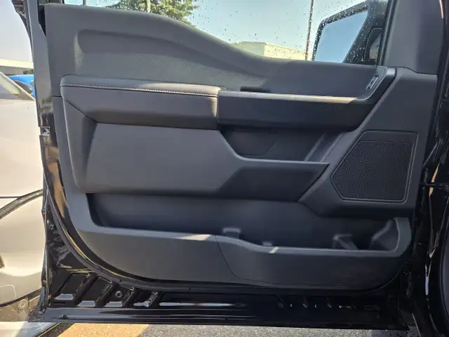 2025 Ford F-150 STX | BLACK APP PKG | MOBILE OFF PKG | BLIS dans Autos et camions dans Calgary - Image 15