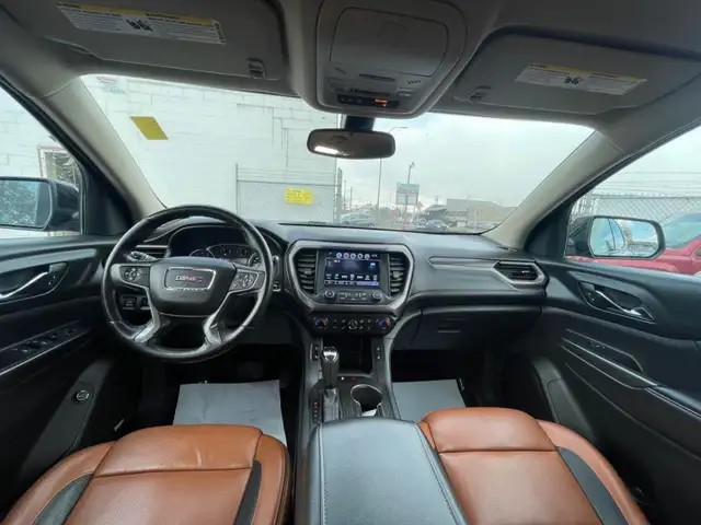 2017 GMC Acadia SLT in Cars & Trucks in Calgary - Image 17