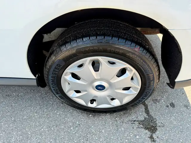 2018 Ford Transit Connect Van XLT - GAS SAVER - ONLY 160K! dans Autos et camions dans Région d’Oakville/Halton - Image 10