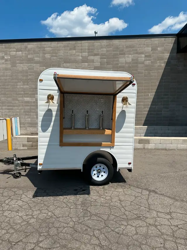 Nomad Mini Tap Bar in Cargo & Utility Trailers in Hamilton - Image 2