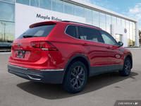 This Volkswagen Tiguan boasts a Intercooled Turbo Regular Unleaded I-4 2.0 L/121 engine powering thi... (image 4)