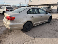 2013 Volkswagon Jetta TDI,2 set of tires,excellent conditions,3 previous owners, low kilometres,gas... (image 9)