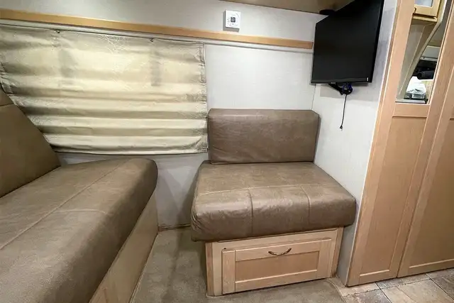 2012 Pleasure-Way Excel TS – Pre-Owned Class B Motorhome. in RVs & Motorhomes in Red Deer - Image 35
