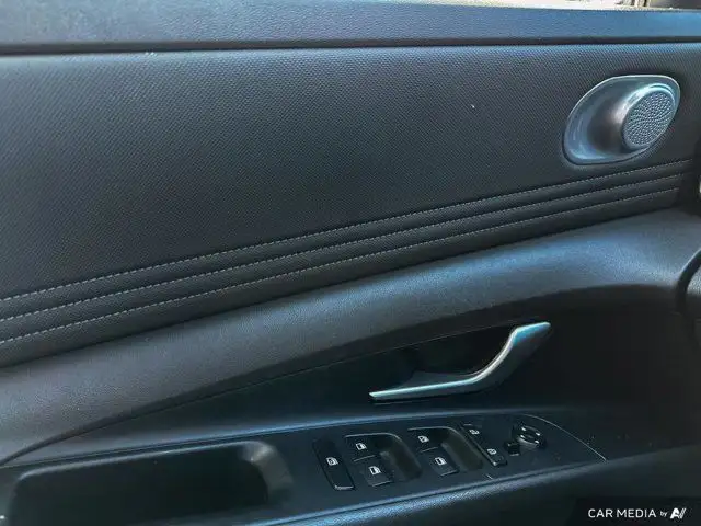 2023 Hyundai Elantra Preferred 2.0L FWD | Heated Seats And dans Autos et camions dans Winnipeg - Image 22