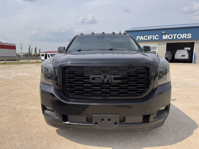 2018 GMC Yukon SLT 7 Passenger 4WD *LOADED!* in Cars & Trucks in Winnipeg - Image 2