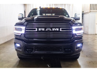 **ONE OWNER - ACCIDENT FREE** ORIGINAL FACTORY PRICE $110,555 74,711 KM This 2023 Ram 3500 4x4 Crew... (image 4)