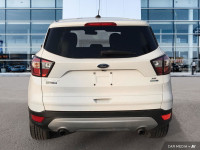 Discover the perfect blend of versatility and comfort with this 2018 Ford Escape SE 4WD! This low-mi... (image 5)