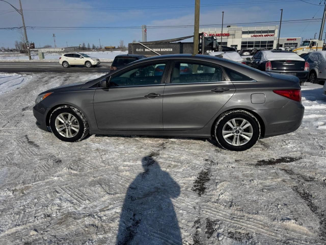 2011 Hyundai Sonata GLS, 2.4L, 4 CYLINDER, WELL MAINTAINED, CERT in Cars & Trucks in London - Image 2