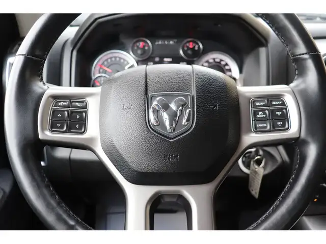 2022 Ram 1500 Classic SLT LUXURY EDITION CREW 4X4, LOADED/LEATHE in Cars & Trucks in Winnipeg - Image 9