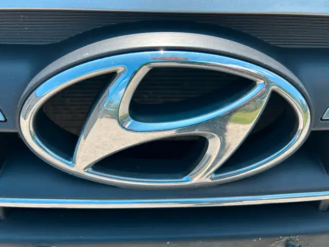 2020 Hyundai Elantra Preferred in Cars & Trucks in Markham / York Region - Image 31