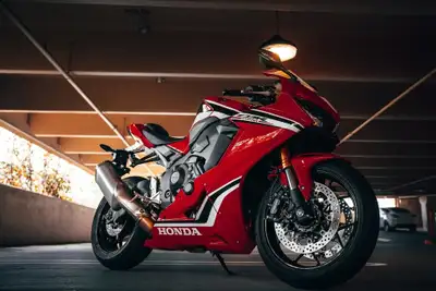 APPLY NOW: https://www.ridecollective.ca/get-pre-approved 2021 Honda CBR1000RR comes with a powerful...