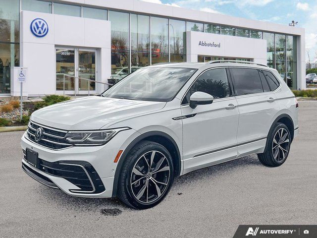 2022 Volkswagen Tiguan Highline R-Line in Cars & Trucks in Abbotsford